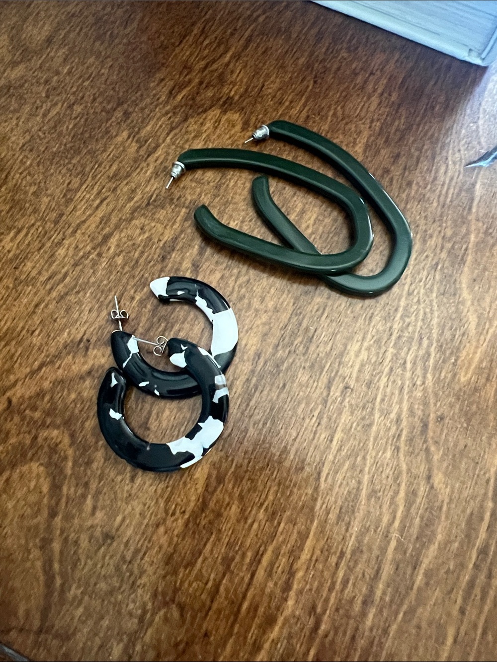 Machete acrylic earrings set hoops